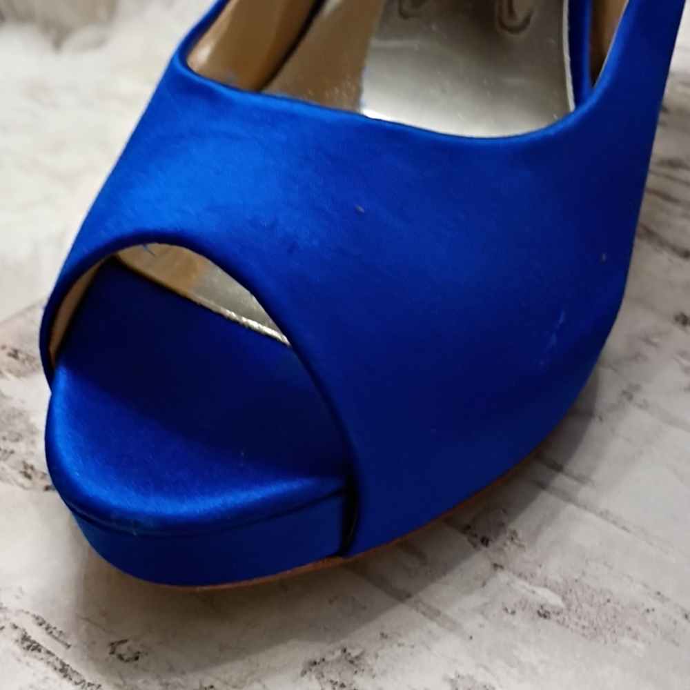 Badgley Mischka Kiarra Saphire Blue Satin Crystal-Back Peep-Toe Heels 9.5M - Picture 9 of 16